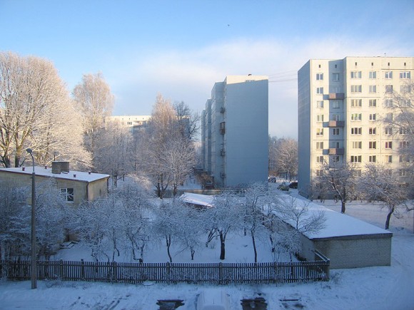 Зима пришла, снежёк принесла - какой он именно за твоим окном?