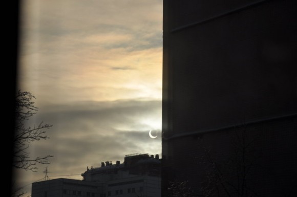 Вижу что многие смотрели Солнечное затмение сегодня, может ты сделал снимок покажи его?