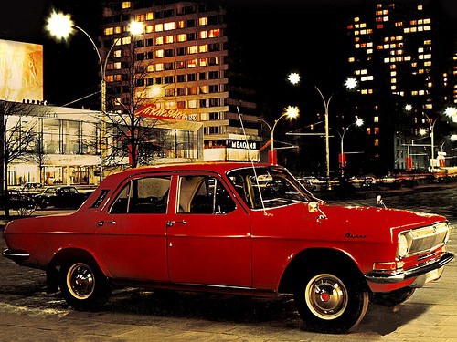 Покажите машины 70 годов в СССР?