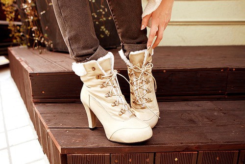Покажите красивую и практичную весеннюю обувь - ботильоны или сапожки на среднем каблуке (не выше 5-7 см.) ?
