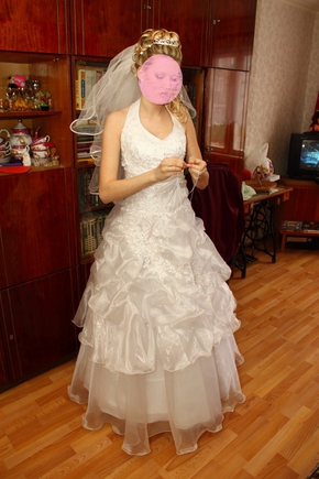 Мне полчаса назад сделали предложение выйти замуж, поможете найти свадебное платье?))