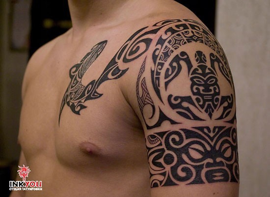 Покажите какая на Ваш взляд самая хорошая мужская татуировка на плече? 