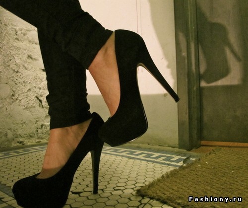 Покажите чёрные туфли вашей мечты?)