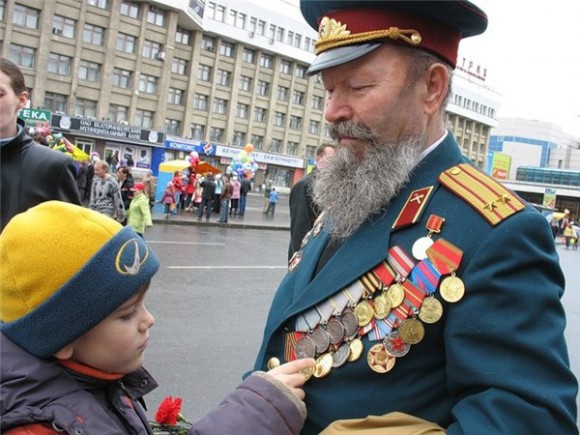 Покажите изображение символизирующее праздник 9 мая