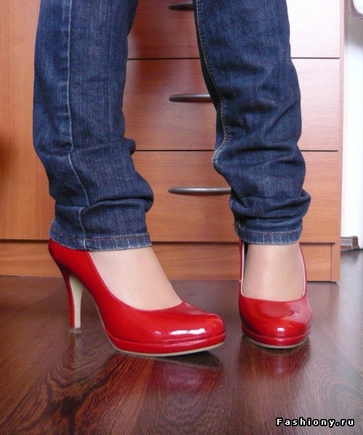 Покажите красивые женские туфли Tamaris?