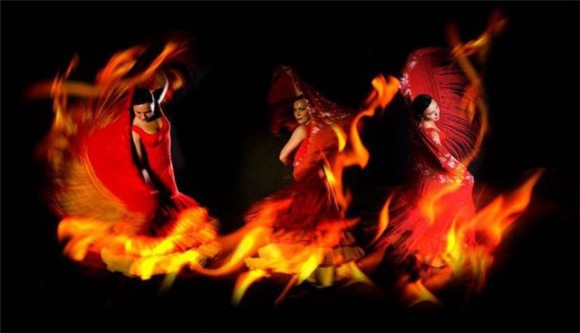 Грустно что-то ...  хочется яркого ,  красивого , страстного .......  как цыганские танцы , например . Покажете ?