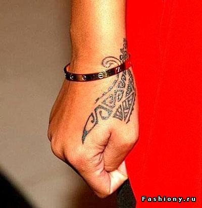 покажите прикольныю татуировку или надпись на руку!?