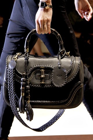 Покажите красивую женскую сумочку?