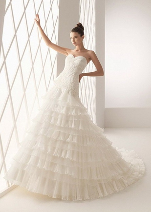 Покажите на Ваш вкус красивое свадебное платье?