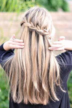 покажите простые причёски на длинные волосы с присутствием косичек (французского типа)?