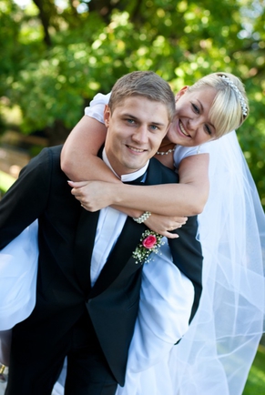Для тех кто замужем/женат. Покажите хоть одно фото со своей свадьбы?