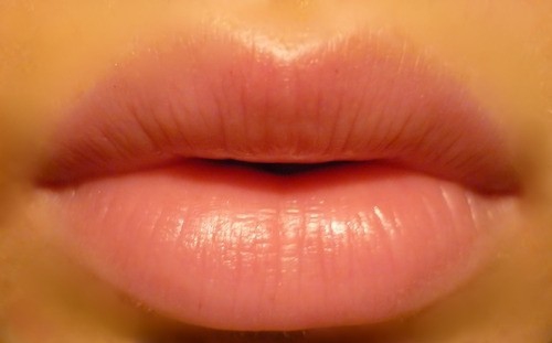 Покажите красивые пухлые губы?