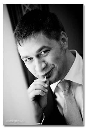 Покажите хитрое выражение лица?