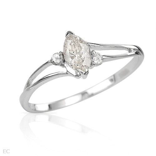 Покажите красивое кольцо с бриллиантом...?
