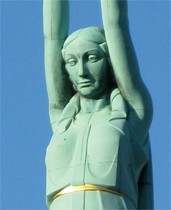 можете отправить фотографию памятника Милды чтобы было видно её лицо(надо для рисунка)