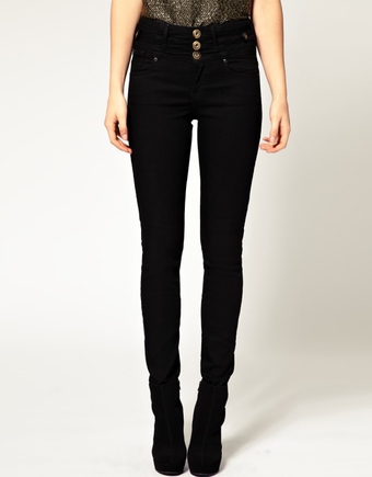 Какие лучше черные женские штаны(джинсы) купить?!