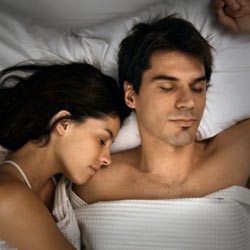 Как спит любящая друг друга парочка?