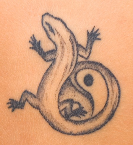 Покажите красивые татуировки саламандры или простых ящериц ?