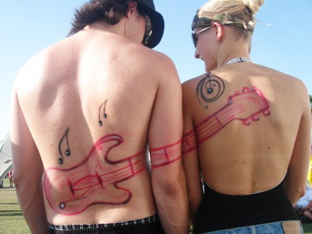 Покажите, пожалуйста, татуировки для пары?