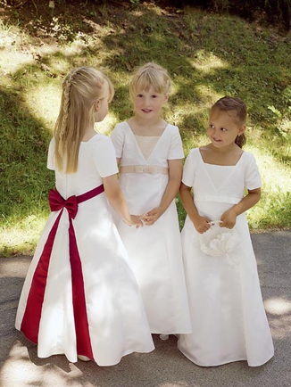 Покажите красивое платье для крещения 5-и летней  девочки