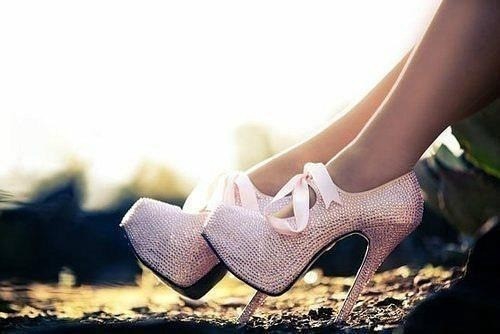 Покажите красивые туфли на каблуке?