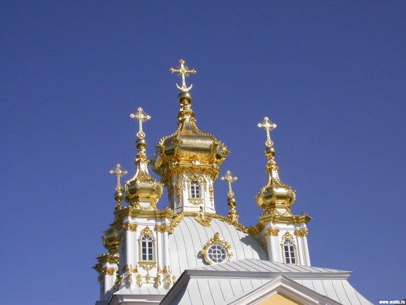 покажите мне дом, в котором живёт человеческое счастье ?
