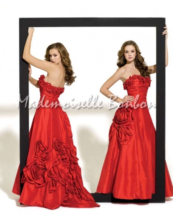 Покажите красивые вечерние платья красного цвета? 