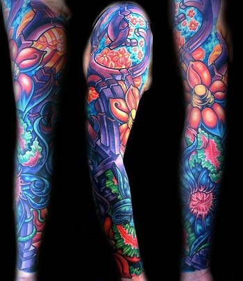 Покажите красивую мужскую разноцветную Татуировку на руку?