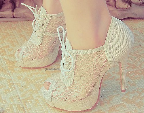 Покажите красивые женские туфли?