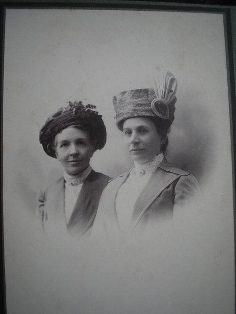 Слева Екатерина Габец (Гарницкая)