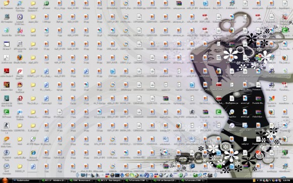 iemet savu desktopa screenshootu. :p