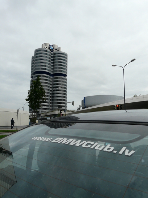 my bmw near munchen bmw museum ;)