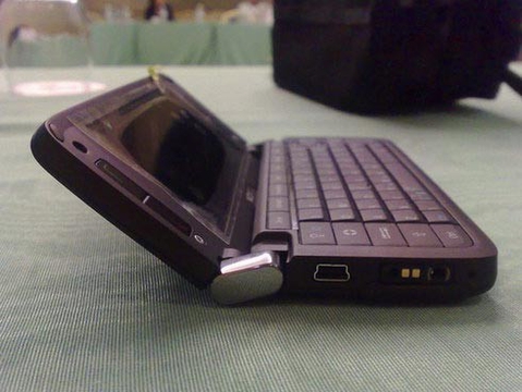 Мой одминский мобильный девайс ... <3 Nokia E90 | wi-fi , gps ))