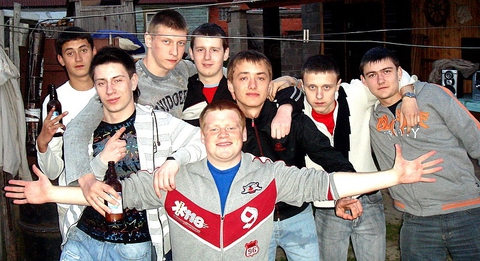 Дерзкие парни ... стоим за свой район  ... ^^