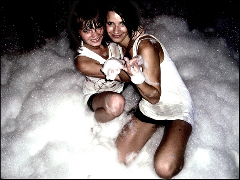 girls in FOAM)