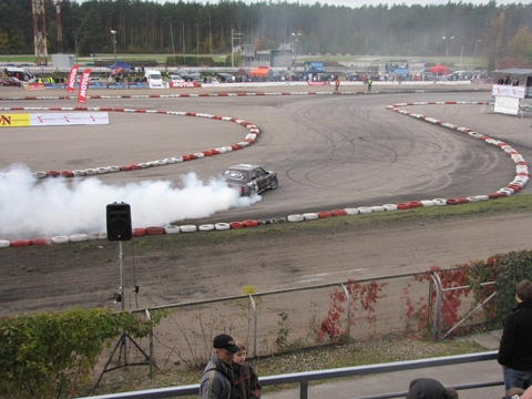 Street Drift 11.10.09. Bmw M3 E30 жгёт резину