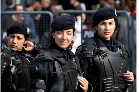 ugaga tureckaja uniforma :D ja znaju kto vigraet v voine v 2013