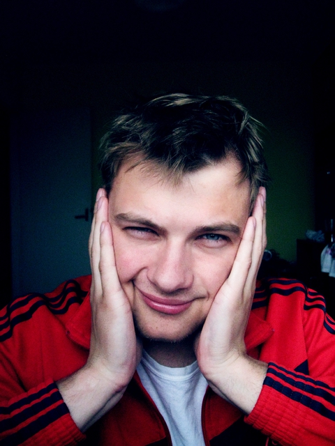 сижу дома с температурой , заросший урод :DDDD