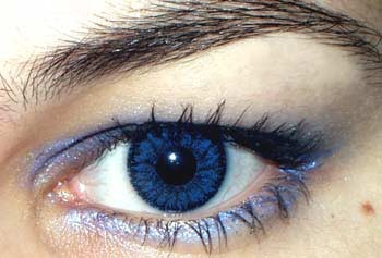 Какого цвета глаза самые приликательные?