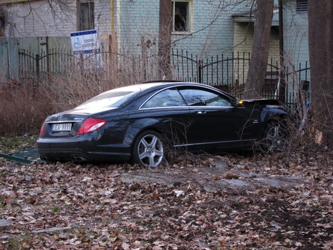 Разбилось самое дорогое купе Mercedes-Benz