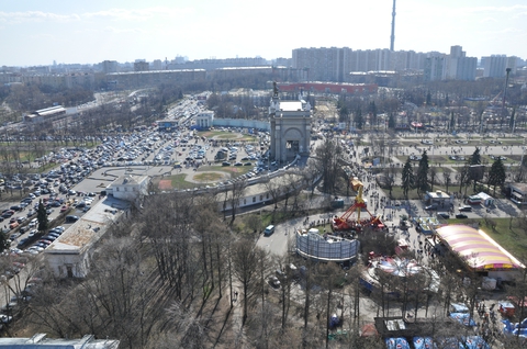 Москва с высоты колеса обозрения на ВВЦ