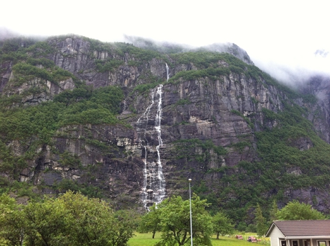 Водопадик в Lysebotn