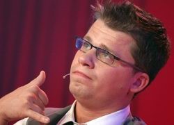 С кем из резидентов КамедиКлаб, хотели бы отметить Новый Год?