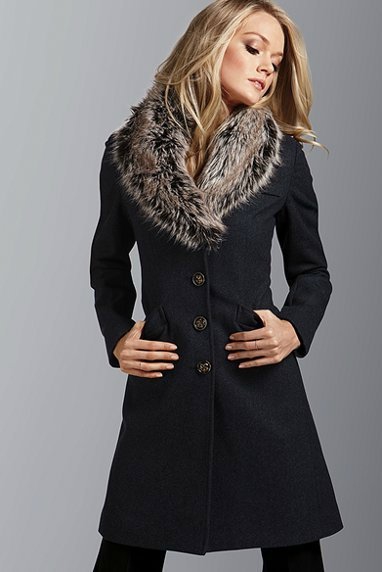 Покажите красивое, стильное пальто на зиму ?