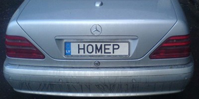 хотел бы какой особый знак номера своей машины?<----фото-какой странный номер видели авто