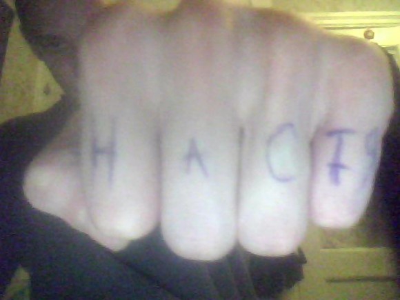 Можете написать на руке моё имя и выложить?ХД))))