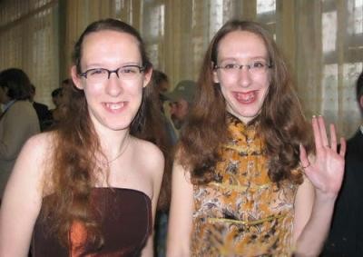 А покажите несимпатичную девушку..