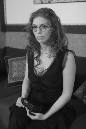 А покажите несимпатичную девушку..