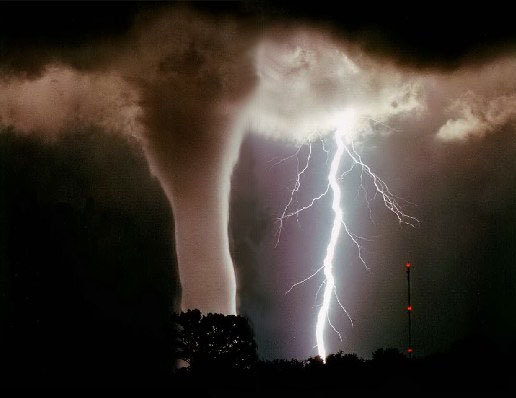 Pochemu U Nas Net Takih Zhe Tornado Kak V Amerike Vrode Nahodimsya Na Odnoj Shirote Gde Eti Tornado Proishodyat