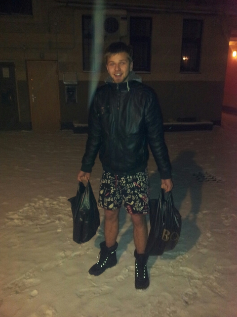 нормально так по центру ночью гулять? ))))))